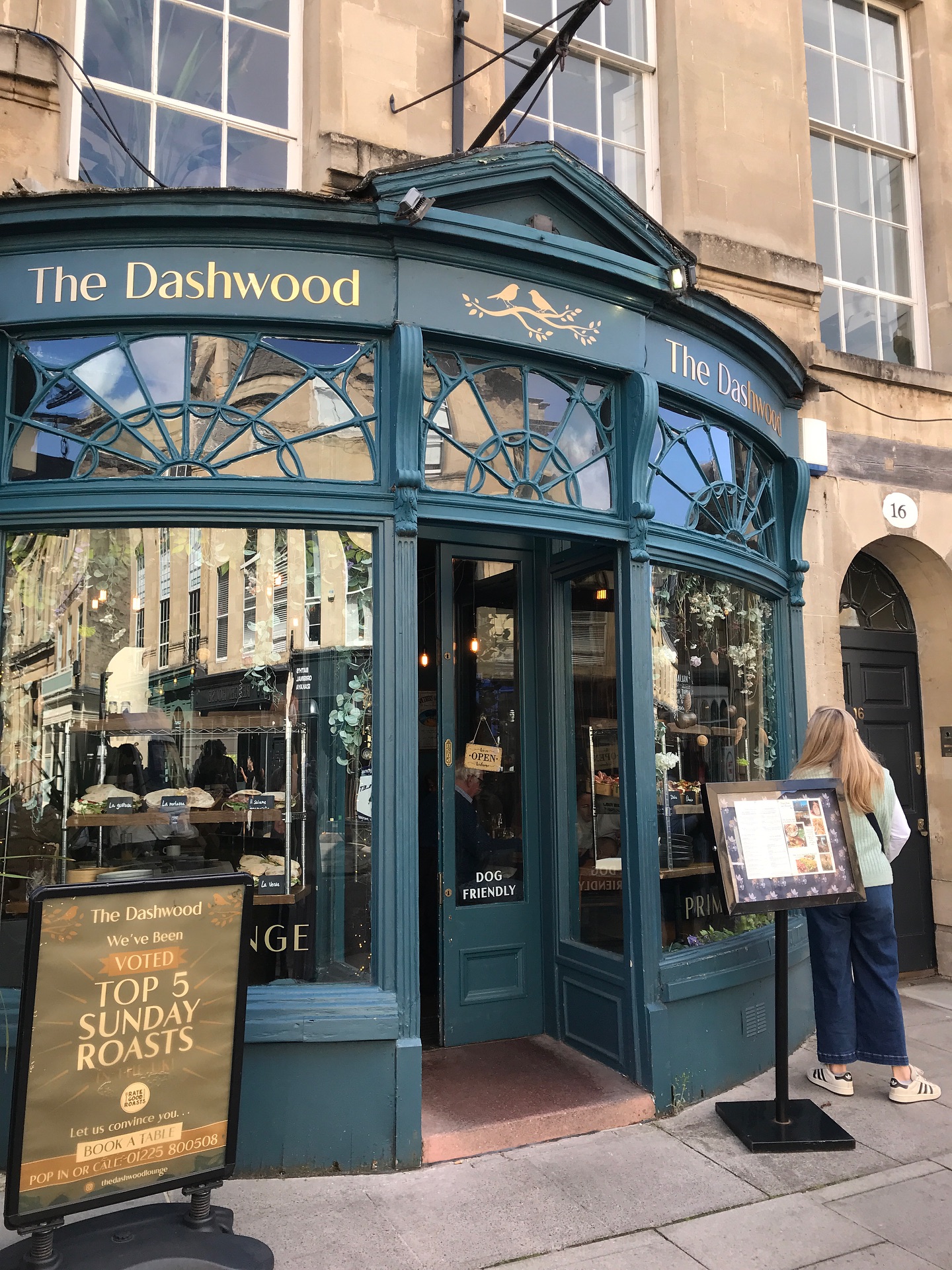 The Dashwood Lounge on Argyle Street